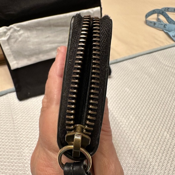 Gucci Ghost Zippy Wallet - Picture 9 of 16